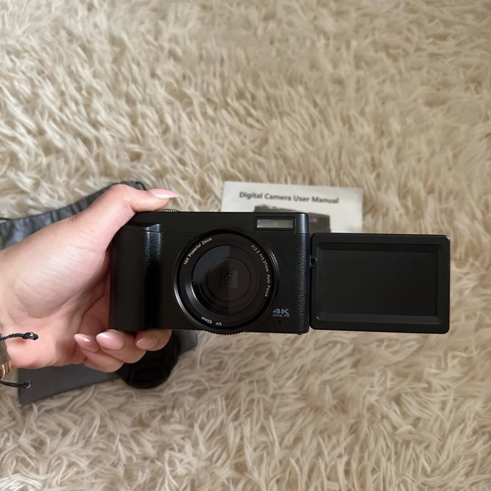 4K Digital Vlogging Camera with Carry Pouch and Manual